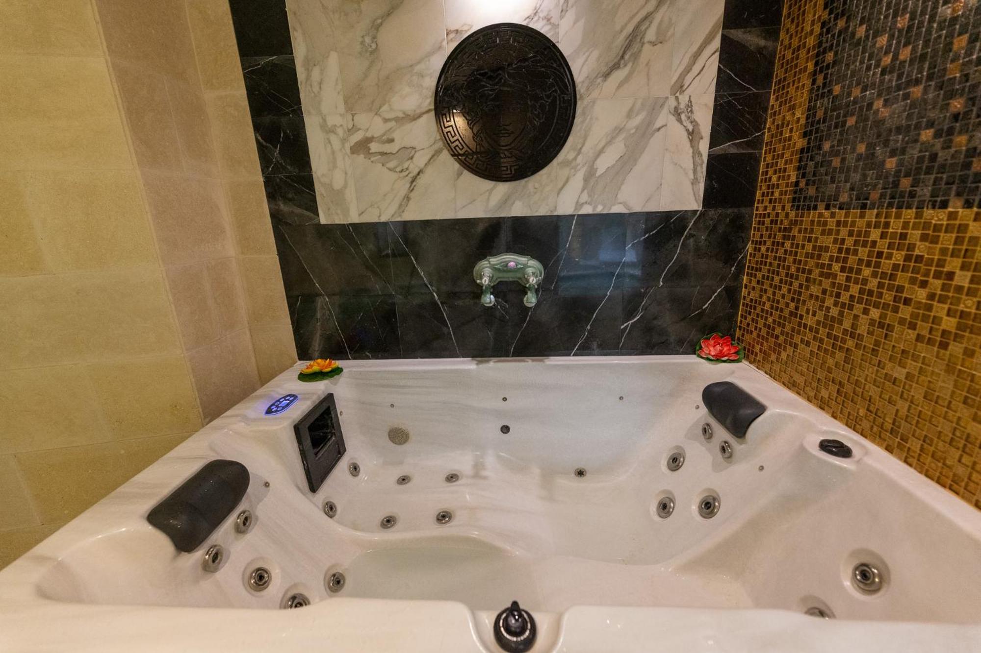 Palazzo Di Acqua Hotell Le Mans Exteriör bild